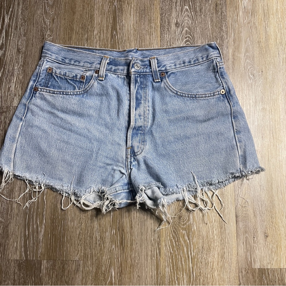 LEVI’s 501 denim shorts